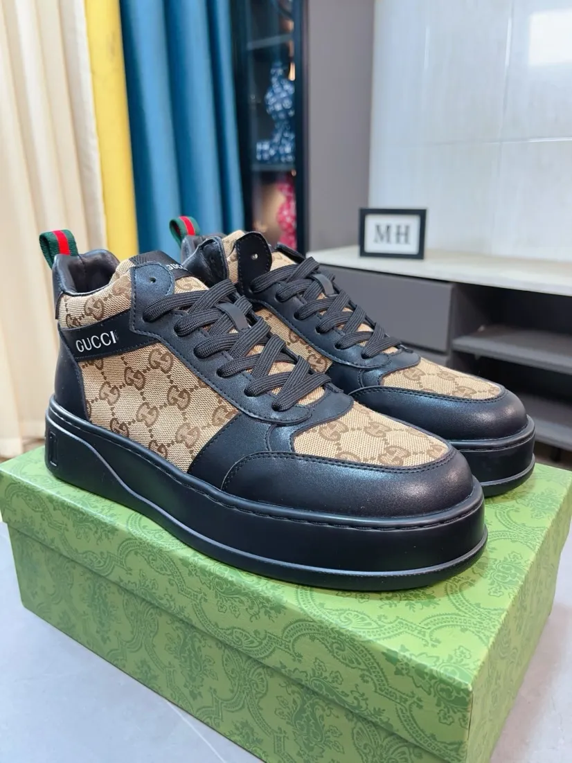Factory price 438🌹🌹GUCCI [Gucci] New high-top men's shoes, a high-end brand, the latest fashionable casual men's shoes, trendy and versatile, relaxed and sporty style, uppers imported from Italy, first-layer cowhide, genuine leather lining, and ultra-fine workmanship. Original personalized fashionable rubber wear-resistant outsole, light and comfortable on the foot, size 38-44